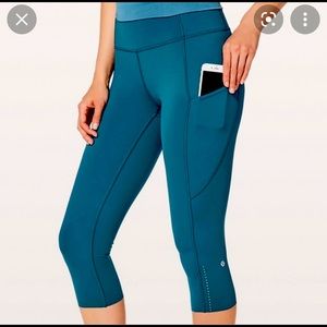 Lululemon Fast and Free Crop Teal Green Leggings sz 4